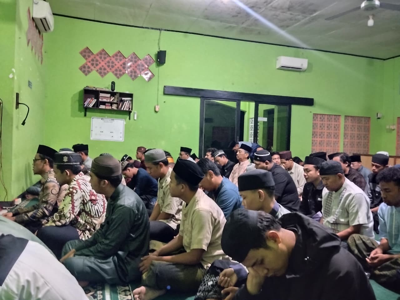 Jamaah antusias mendengarkan penyampaian materi Pondok Shabran UMS